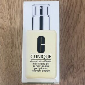 Clinique Dramatically Different Moisturizing Gel